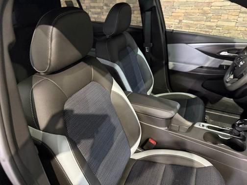 Ebony Twilight Metallic 2025 Buick Envista Preferred