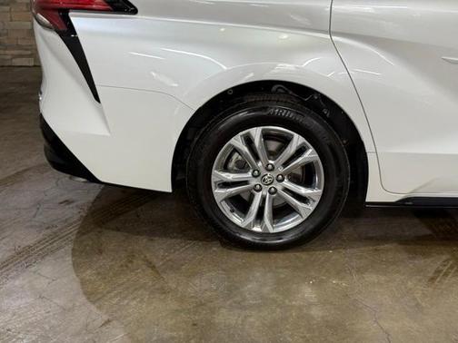 2024 Toyota Sienna Platinum 7 Passenger