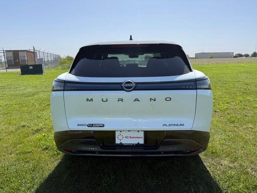 White / Black 2026 Nissan Murano Platinum