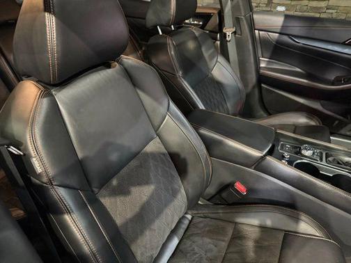 2023 Nissan Maxima SR