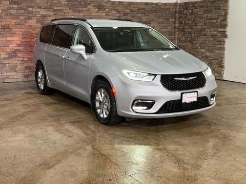 2022 Chrysler Pacifica Touring-L