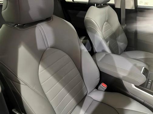 2020 Toyota Highlander Hybrid XLE