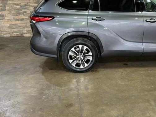 2020 Toyota Highlander Hybrid XLE