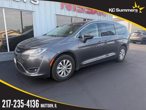 Granite Crystal Clearcoat Metallic 2019 Chrysler Pacifica Touring-L