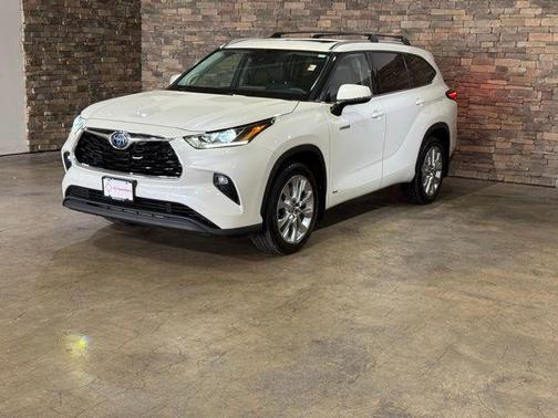 Blizzard Pearl 2020 Toyota Highlander Hybrid Limited