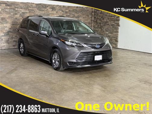 2022 Toyota Sienna LE