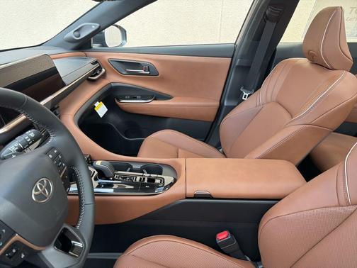 Storm 2026 Toyota Crown Signia Limited