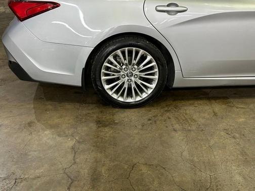 2019 Toyota Avalon Hybrid Limited
