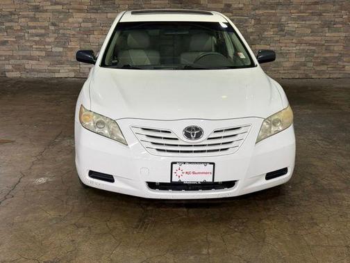 White 2007 Toyota Camry XLE