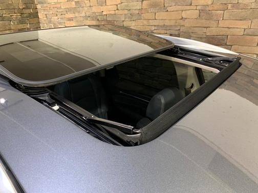 Photo 4 of 37 of 2021 Buick Enclave Essence