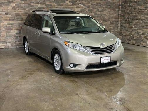 2017 Toyota Sienna XLE Premium