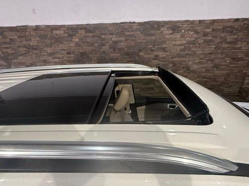 White Metallic 2020 Ford Explorer Limited