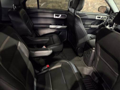 Blue Metallic 2022 Ford Explorer Base