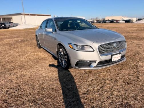 2019 Lincoln Continental Select