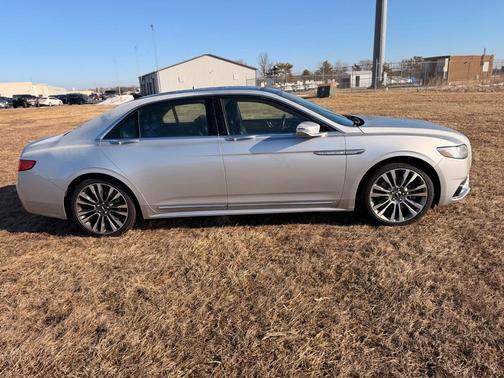 2019 Lincoln Continental Select