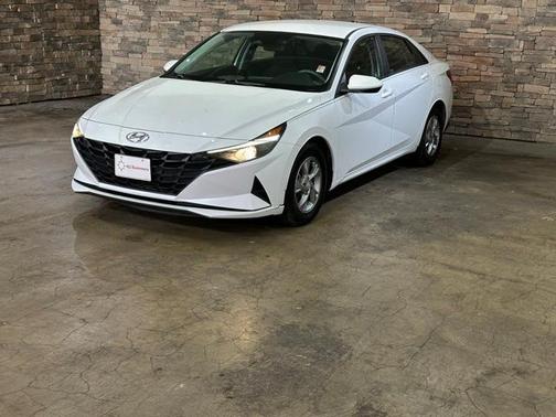 2021 Hyundai ELANTRA SE