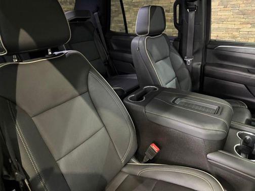 Onyx Black 2023 GMC Yukon SLT