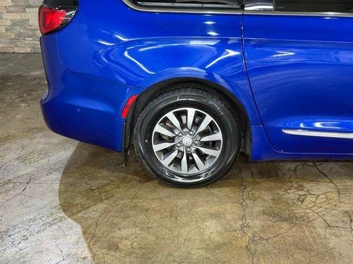 Ocean Blue Metallic 2019 Chrysler Pacifica Touring-L Plus