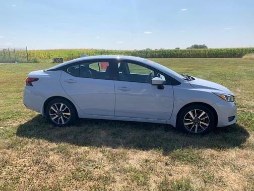 2023 Nissan Versa 1.6 SV