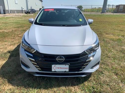 2023 Nissan Versa 1.6 SV