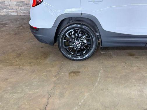 Summit White 2024 GMC Terrain SLE