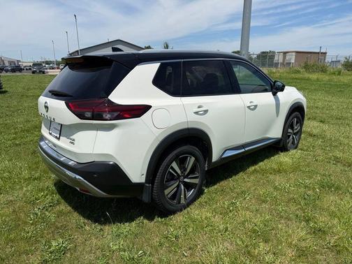 White / Black 2021 Nissan Rogue Platinum