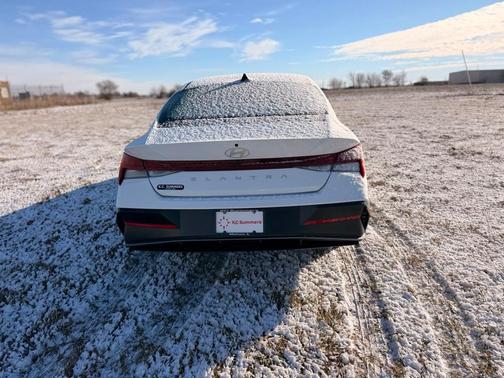 2025 Hyundai ELANTRA SEL Convenience