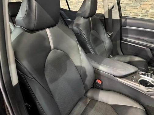 2024 Toyota Camry Hybrid XLE