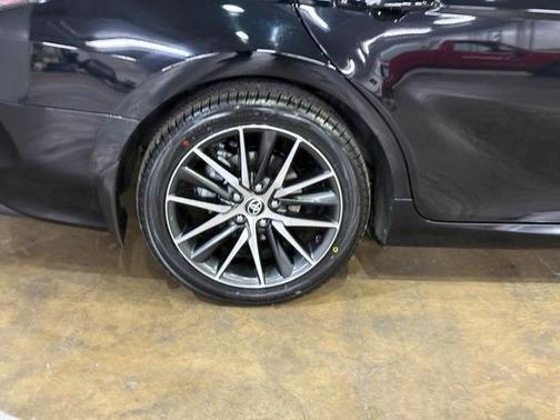 2024 Toyota Camry Hybrid XLE