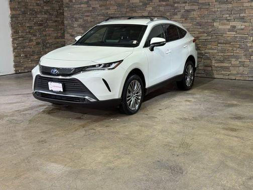 2022 Toyota Venza XLE