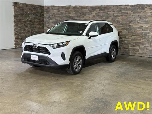 2022 Toyota RAV4 XLE
