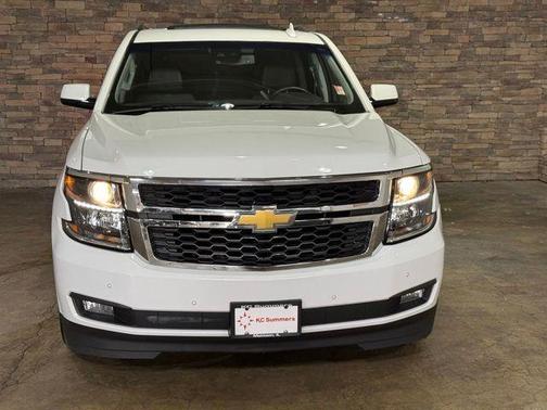 Summit White 2019 Chevrolet Suburban LT