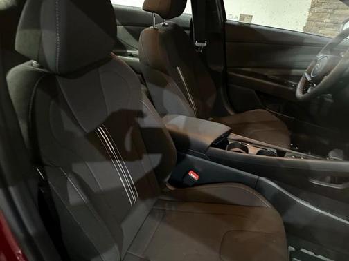 2025 Hyundai ELANTRA HEV SEL