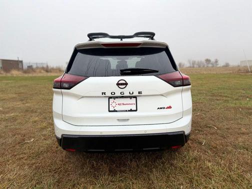 Everest White P 2026 Nissan Rogue Rock Creek