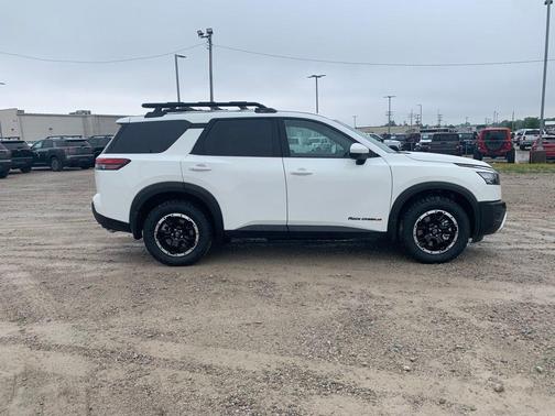 2025 Nissan Pathfinder Rock Creek