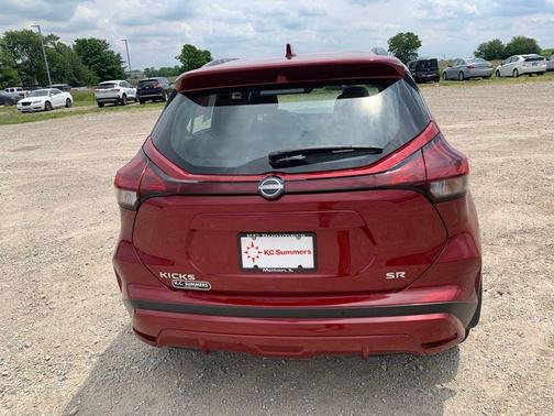 2024 Nissan Kicks SR