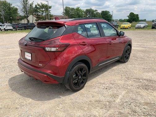 2024 Nissan Kicks SR