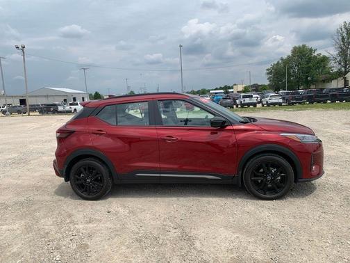 2024 Nissan Kicks SR