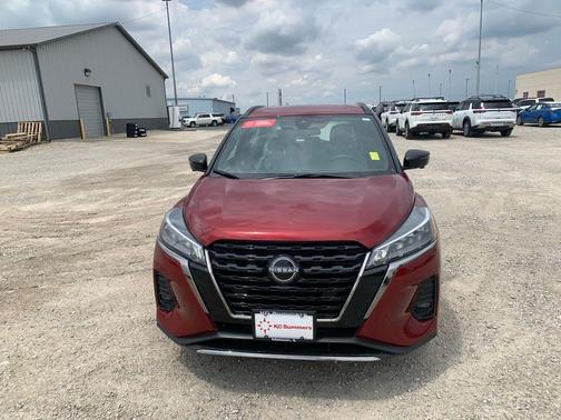 2024 Nissan Kicks SR