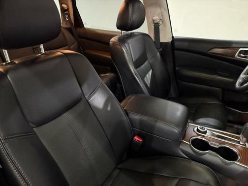 2020 Nissan Pathfinder Platinum