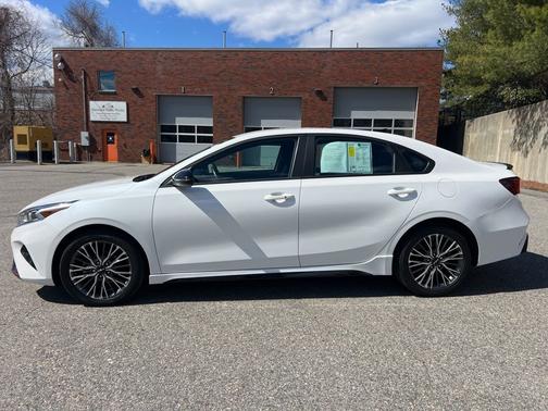 Snow White Pearl 2023 Kia Forte GT-Line