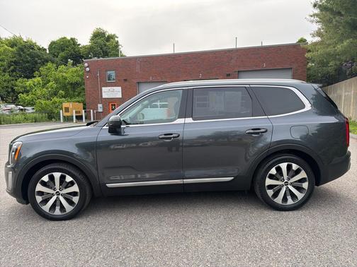 Grey 2022 Kia Telluride EX