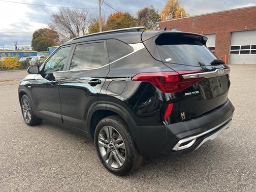2022 Kia Seltos S