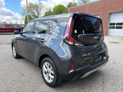 Gray 2023 Kia Soul LX
