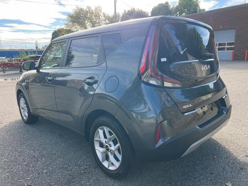 2024 Kia Soul LX