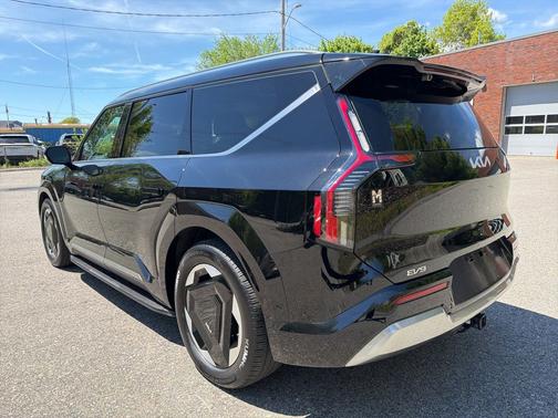 Ebony Black 2025 Kia EV9 Land