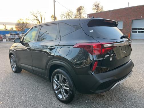 2023 Kia Seltos LX