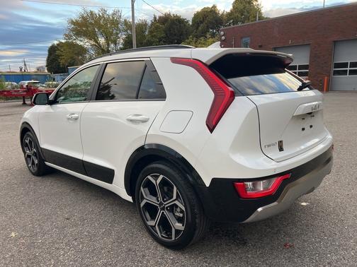 2025 Kia Niro EX Touring