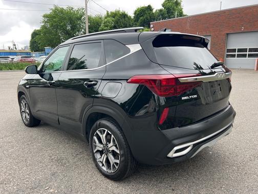 2023 Kia Seltos EX