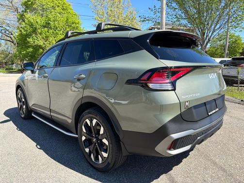 Green 2023 Kia Sportage Plug-In Hybrid X-Line